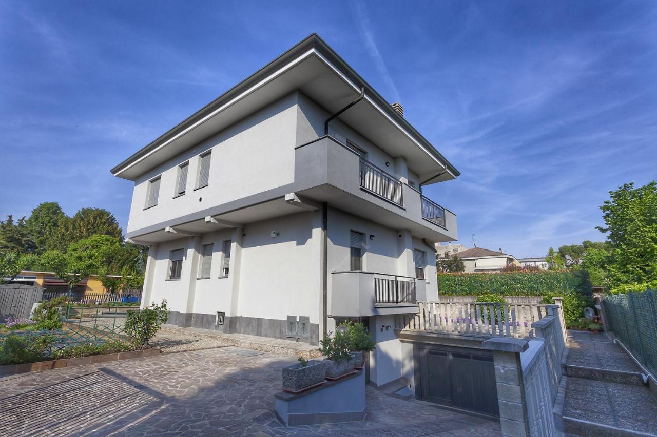 Casa Stema Apartment Meda Bagian luar foto